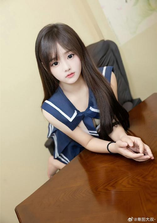 二人生猴子在床上生宝宝